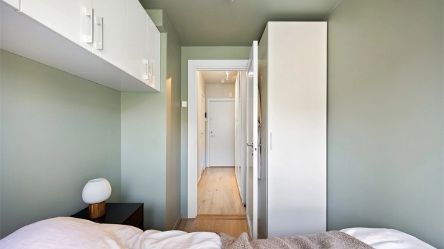 Plass til garderobeskap med gode oppbevaringsmuligheter.