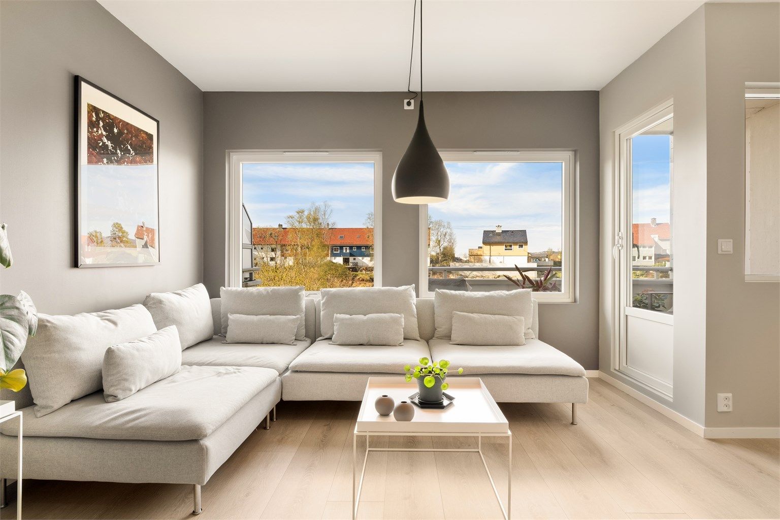 Leiligheten fremstår svært moderne og det har blitt gjennomført flere oppgraderinger fra 2019 til 2026. Foto: Stian Inderhaug