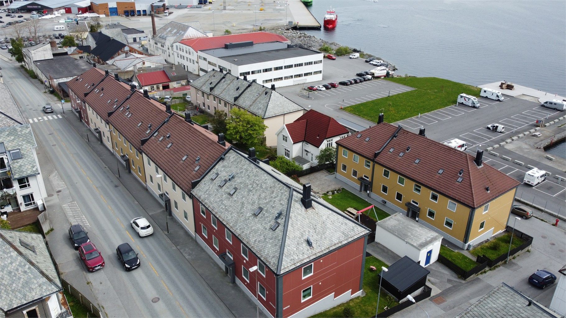 Lys og oppgradert 3-roms leilighet med romslig balkong på ca. 8 kvm.
Foto: Selger