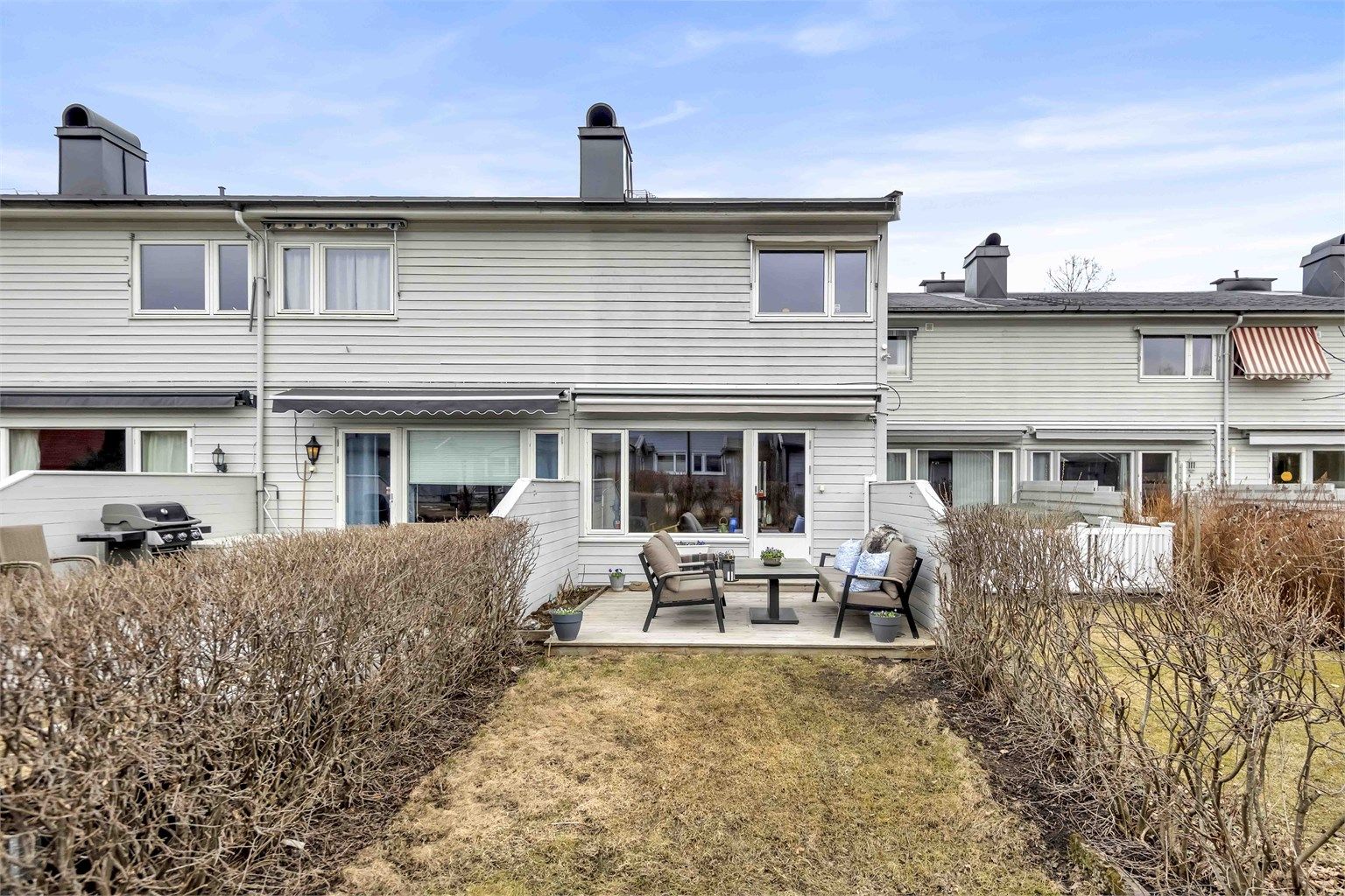 Dønskiveien 72 E ligger i et attraktivt og svært barnevennlig boligområde på Gjettum