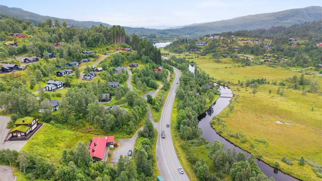 Utsikt mot øst og Langvotnevatnet.