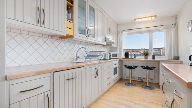 Velkommen til Korsnebbvegen 23G - en flott leilighet over to plan med fin beliggenhet i et veletablert område på Kattem!