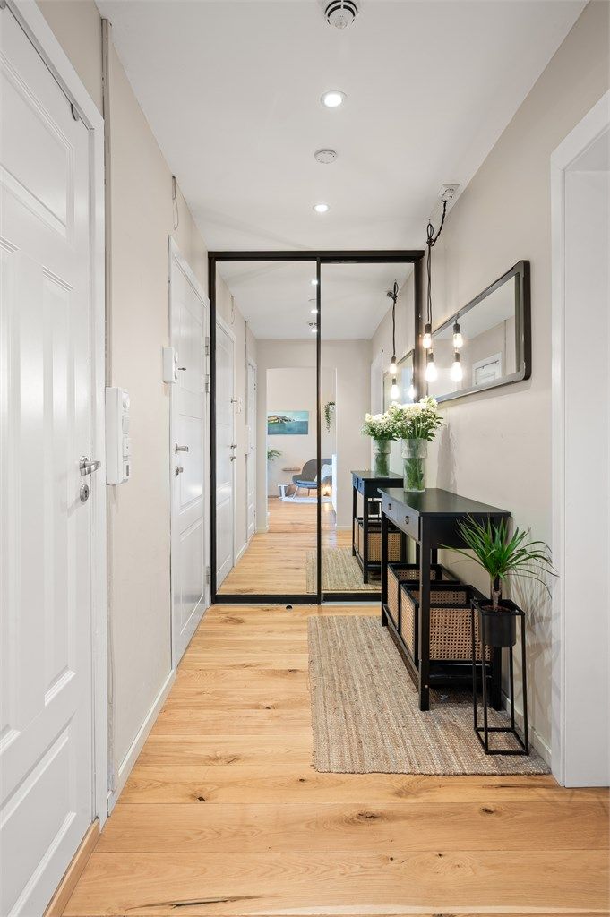 En lang entré gir gode muligheter for oppbevaring av yttertøy og sko.