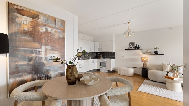 Leiligheten er enkel å møblere og har naturlig plass til både spisebord, sofagruppe og TV-løsning.