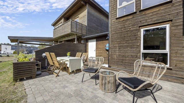 Her er det god plass til flere sittegrupper for sosiale sammenkomster.