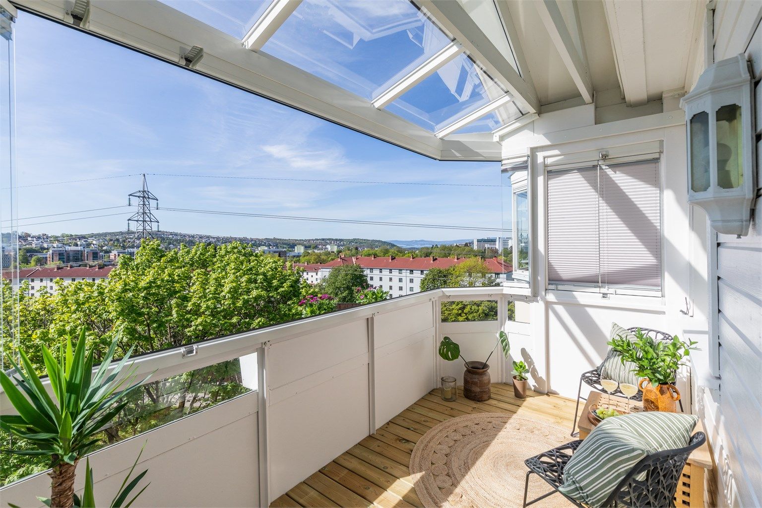 Nora Larsen Rørvik v/ Krogsveen har gleden av å presentere Regnbueveien 3!