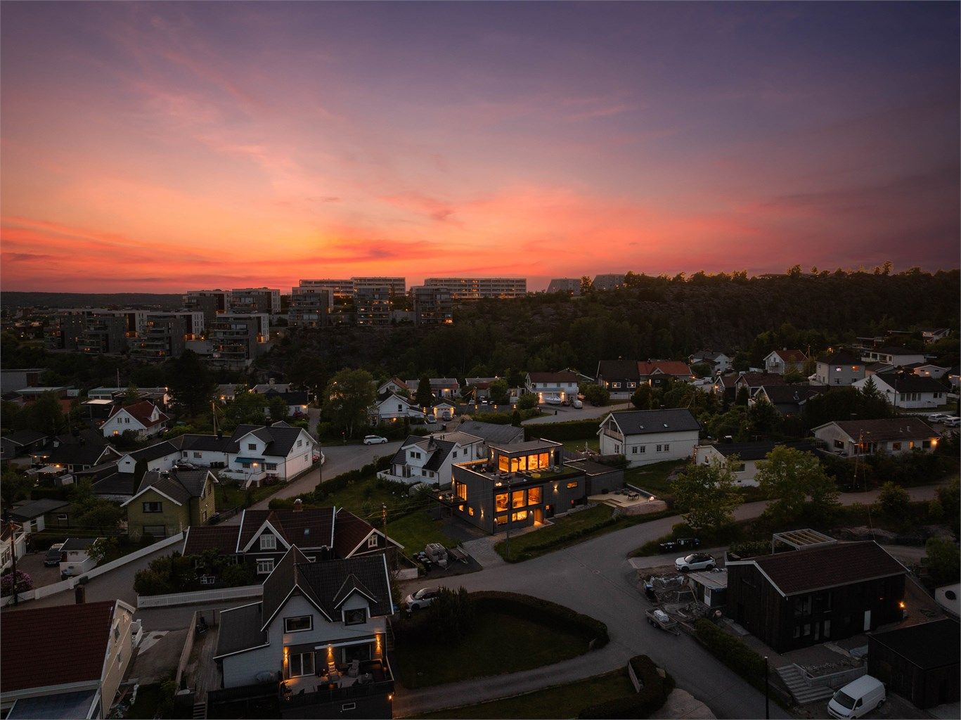 Blant ellers tradisjonell og veletablert boligbebyggelse troner den renoverte Utsikten 2.