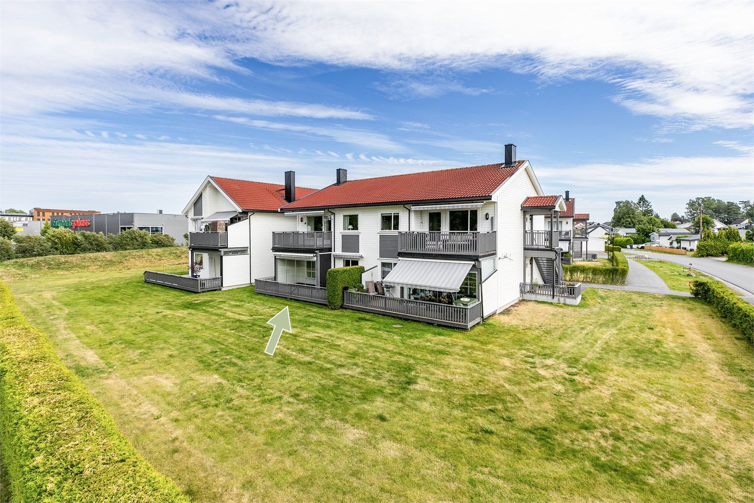 Carlsmindeveien 8A presenteres av Krogsveen.
Fotograf; Børge Oppegård.
