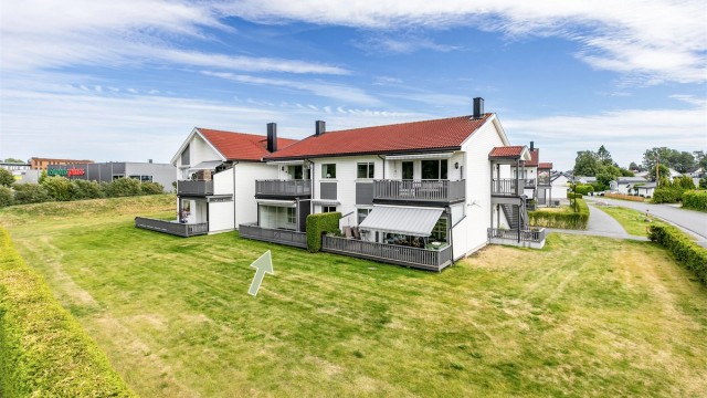 Carlsmindeveien 8A presenteres av Krogsveen.
Fotograf; Børge Oppegård.