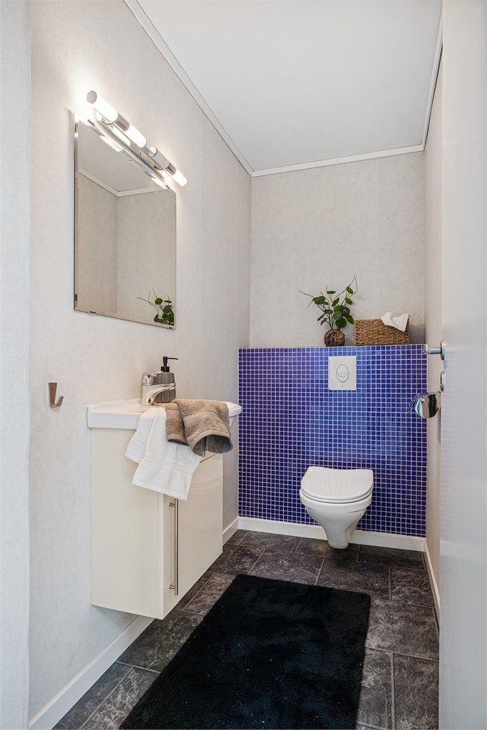 Ved entré, finner man gjestewc.