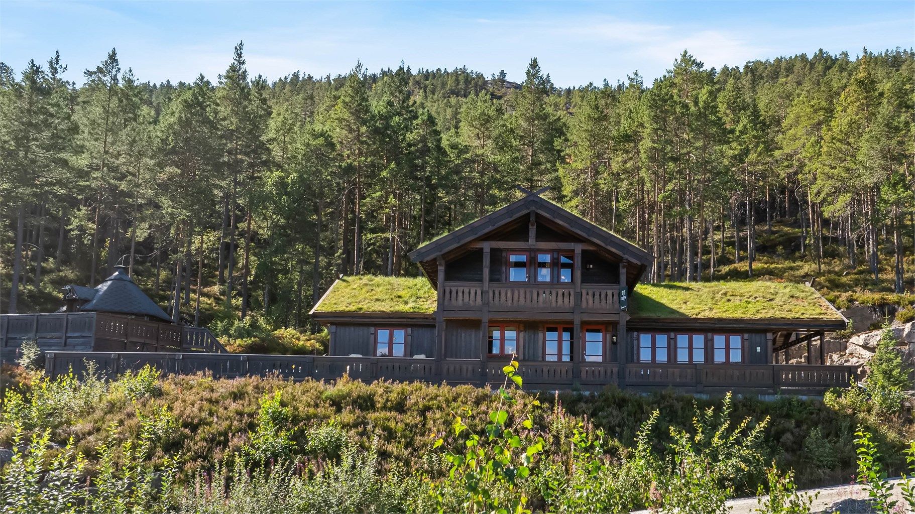 Tomten er på hele 1.205kvm - så her har du godt med boltreplass!