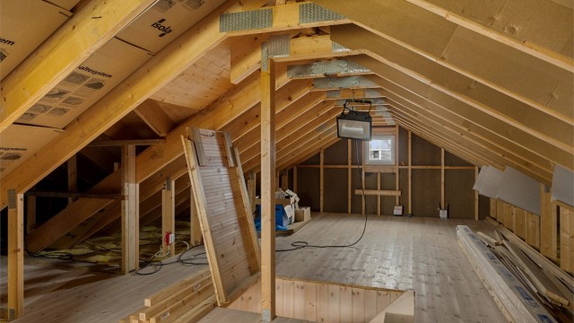 Uinnredet hems/loft.