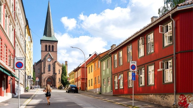 Området har en fin blanding av velholdte bygårder, eldre trehusbebyggelse og flotte teglsteinsgårder.