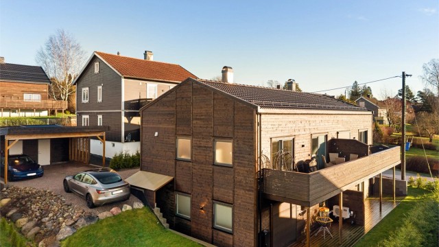 Øvre Langgate 49A presenteres av Kenneth Graarud Olsen i Krogsveen. Fotograf; Kristoffer Kristiansen.