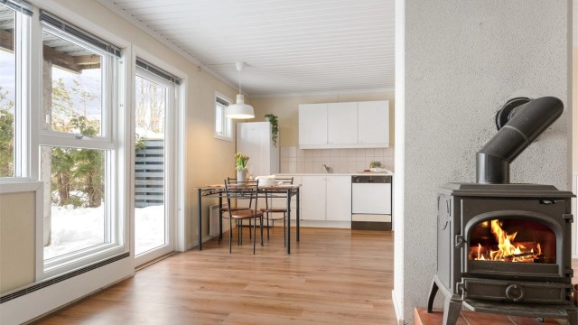 Stue/kjøkken området er romslig med mulighet til å etablere forskjellige sittegruppe løsninger.