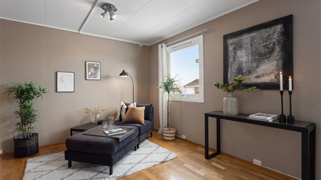 Stue med tilgang til soverom og teknisk rom/bod