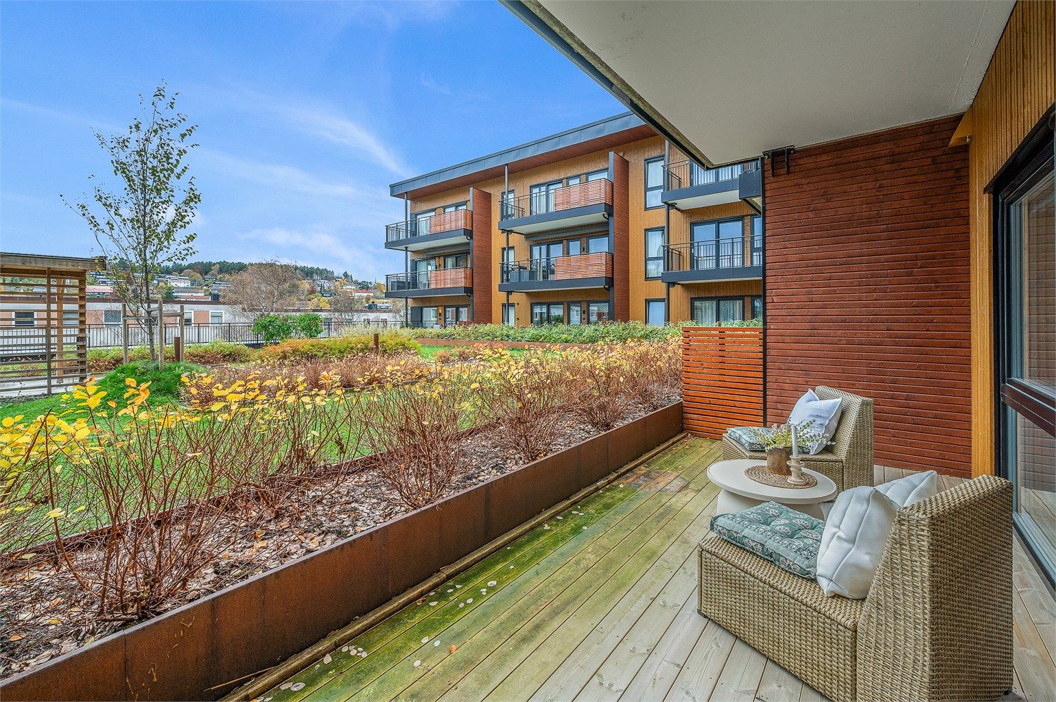 Selveierleilighet fra 2023 med romslig terrasse og direkte utgang til takhagen.
Foto: Interiørfoto AS v/ Harald Wanvik
