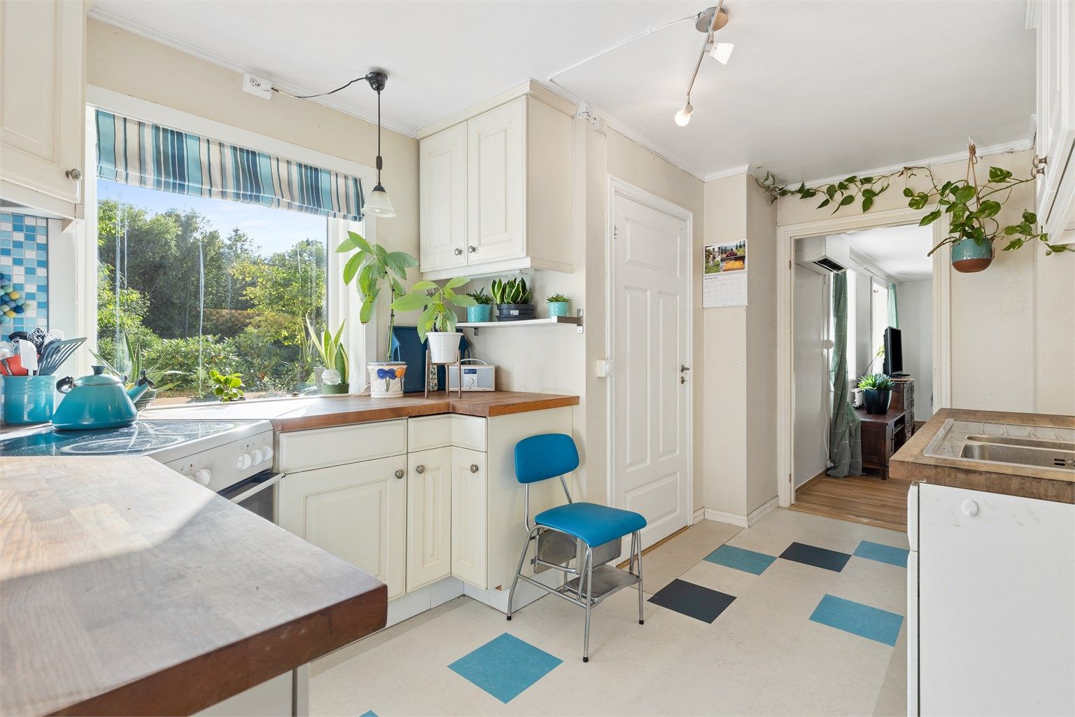 Velkommen til Ridderkleiva 86A, presentert av Mari Skaret Christoffersen i Krogsveen.
Foto: Trond Reder