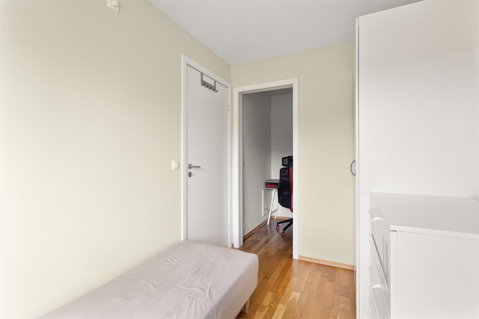 Adgang til innvendig bod fra soverom to.