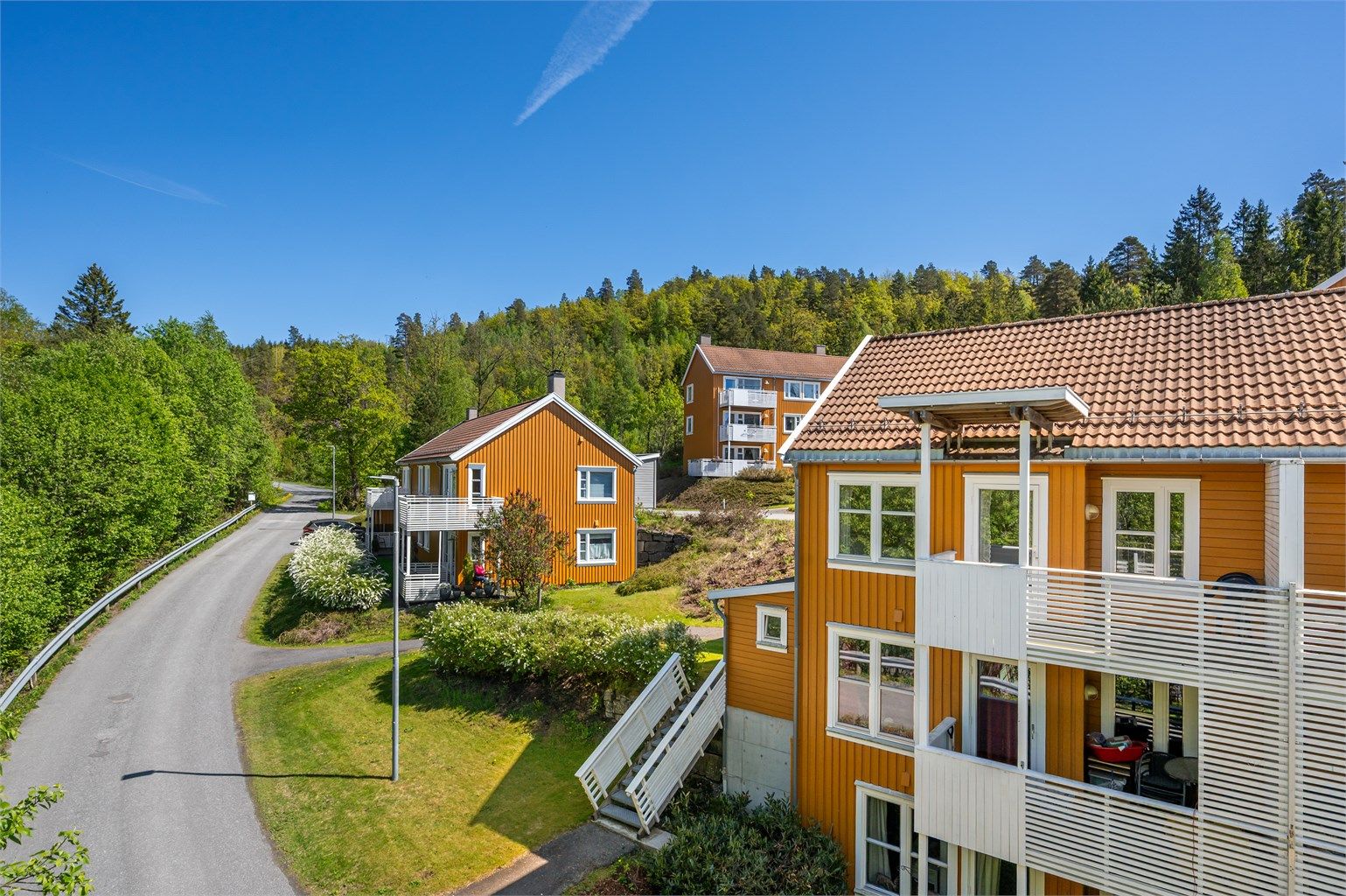 Eiendommen ligger i 3. etasje med inngang fra gateplan og har en solrik terrasse. Foto: Thor Brobakken