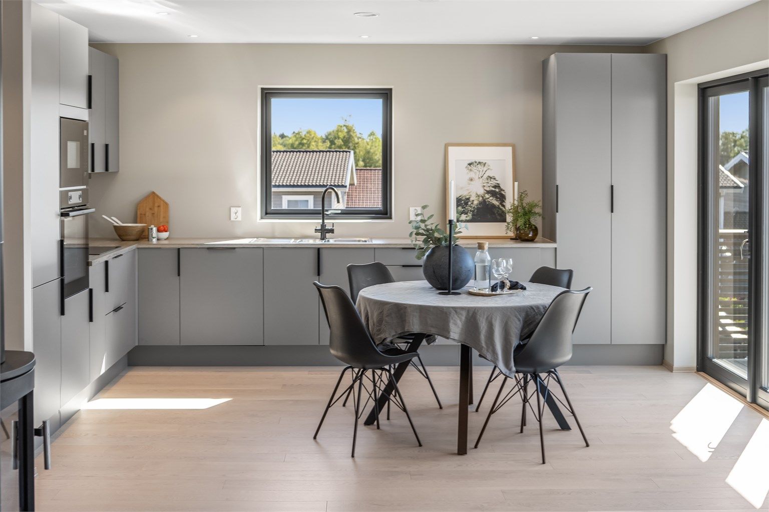 Delikat og tidløst kjøkken fra HTH