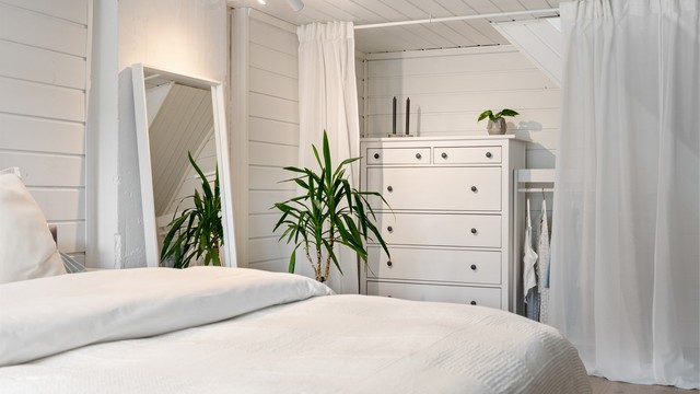 Kjelleren er innredet og har god plass. (Rommet er ikke godkjent til varig opphold)