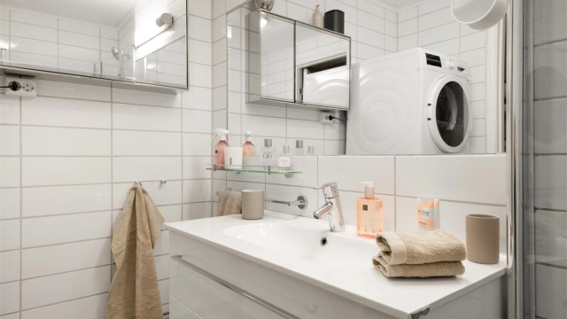 Badet ble totalrehabilitert i 2007 og har en stilren innredning fra VVS senter på Alna.