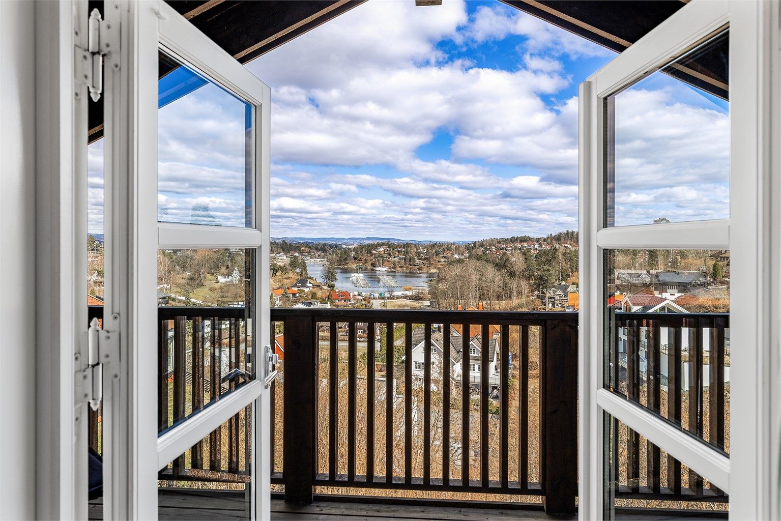 Fantastisk utsikt fra hovedsoverommet.