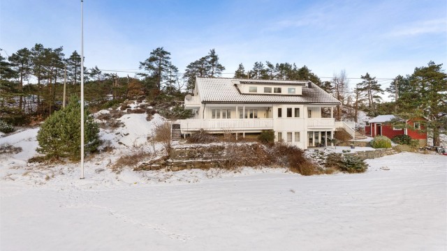 Flotte utsiktsforhold mot nærområdet og omkringliggende natur.