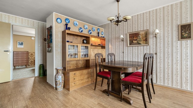 Her har man god plass til å samle familie og venner til hyggelige sammenkomster.