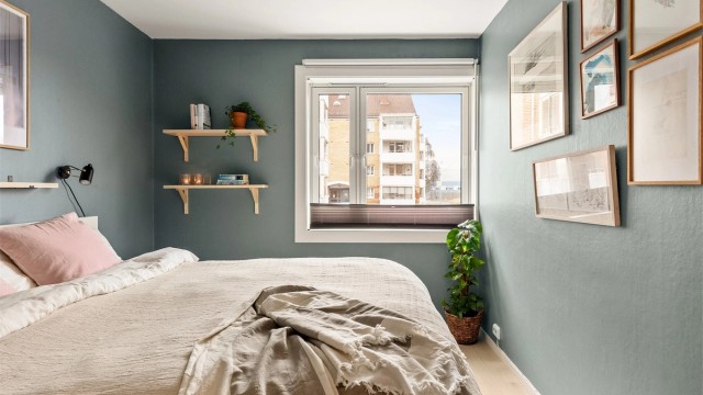 Overflatene er holdt i lune nyanser - perfekte for soverommet!