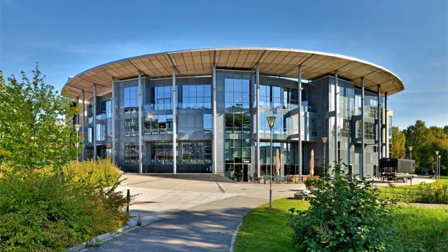 Kolben kulturhus med konsertscene, kino, kulturskole for barn, restaurant, m.m.