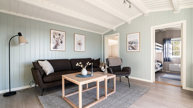 Samtidig med oppføring av tilbygg i 2017 ble hyttas indre vesentlig oppgradert, blant annet med nye overflater på gulv og vegger.