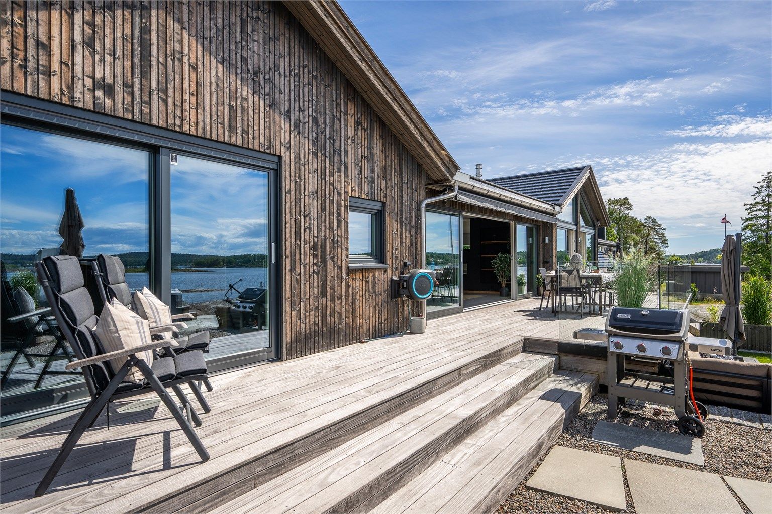  Arealet av den vestvendte terrassen er oppmålt til 47 m².