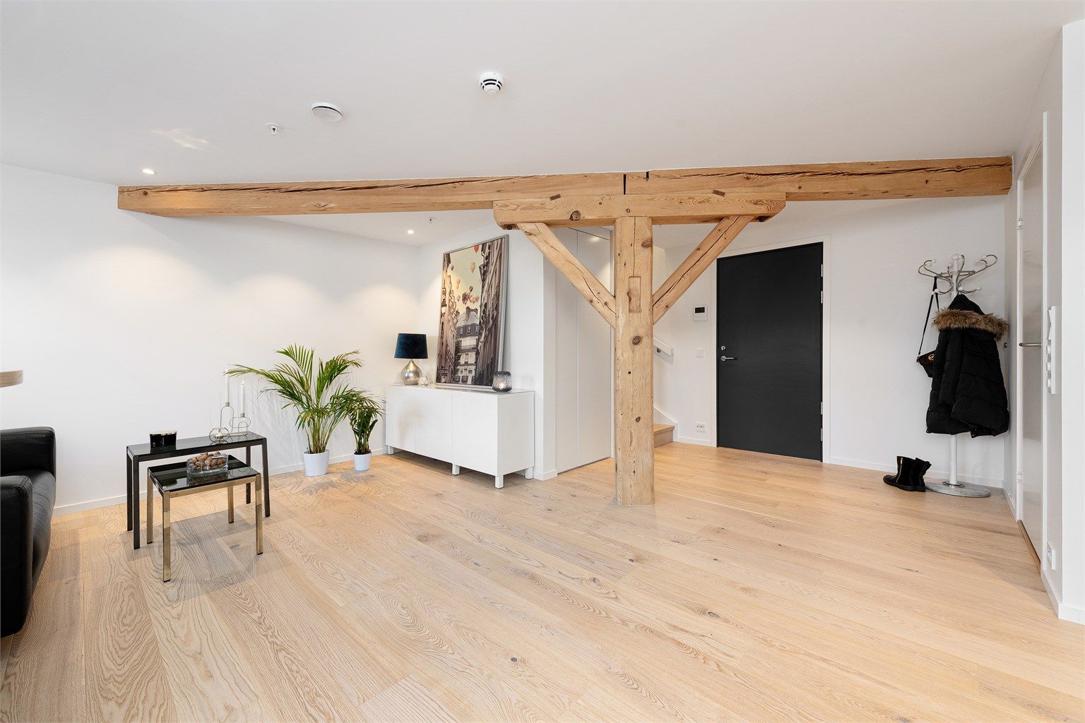 Dette er en arealeffektiv leilighet over to plan med et samlet bruksareal på 68 m²