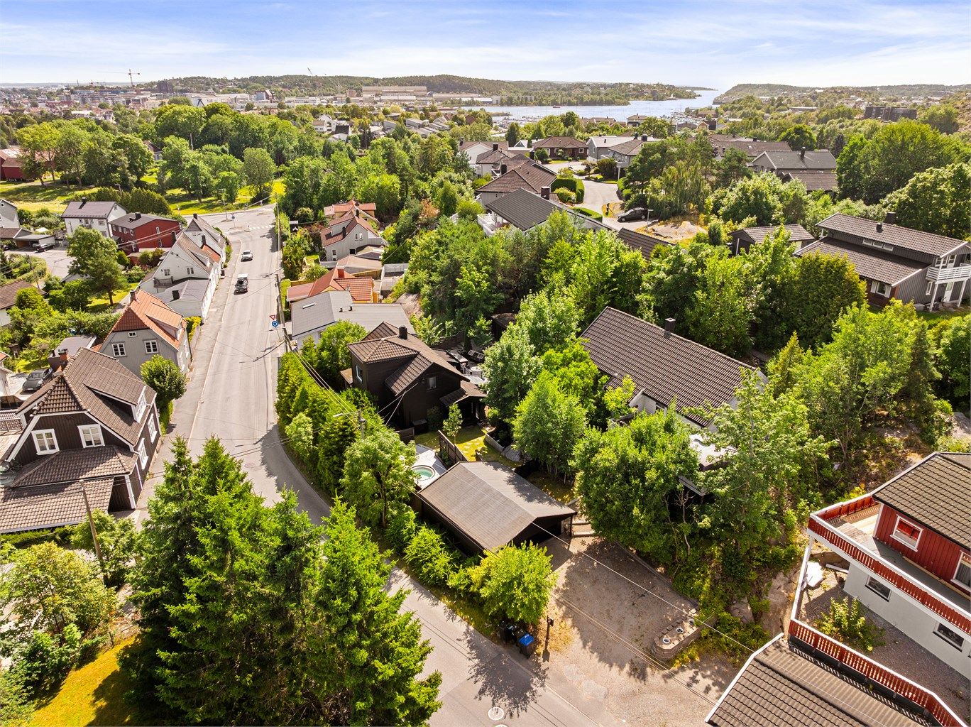 Det er enkel adkomst til boligen - rett fra Onsøyveien.