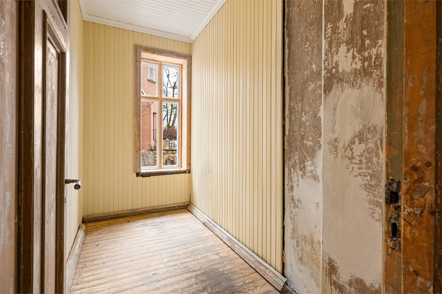 Et mindre rom som kan fungere som bod eller walk-in-closet.