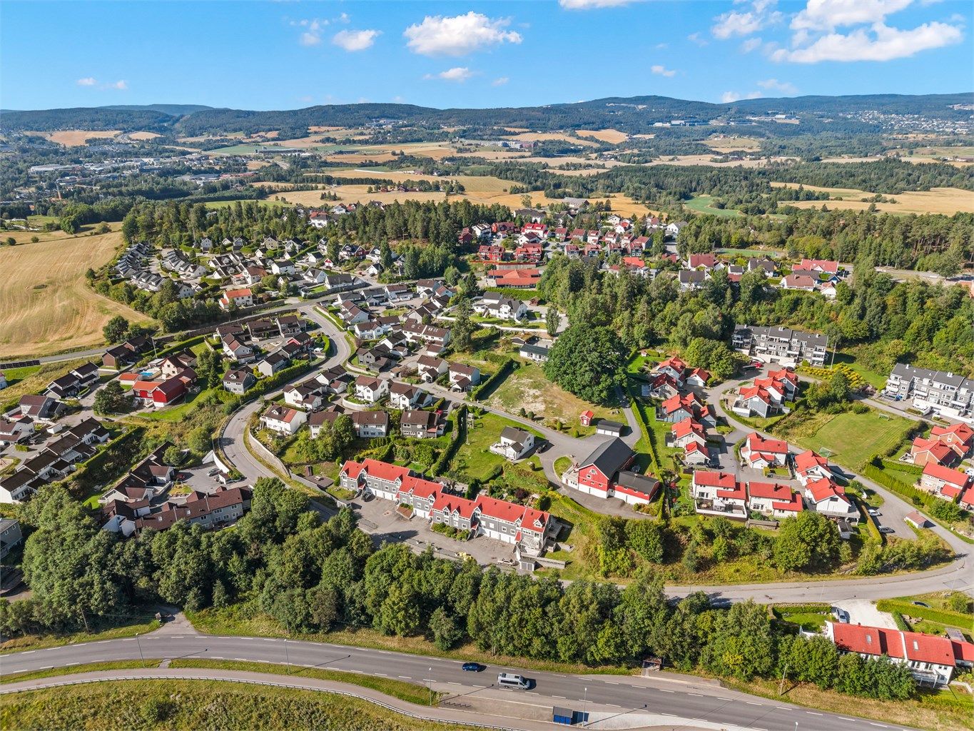 Daglige innkjøp kan gjøres på Coop Extra Brånåsen, kun en kort spasertur unna.
