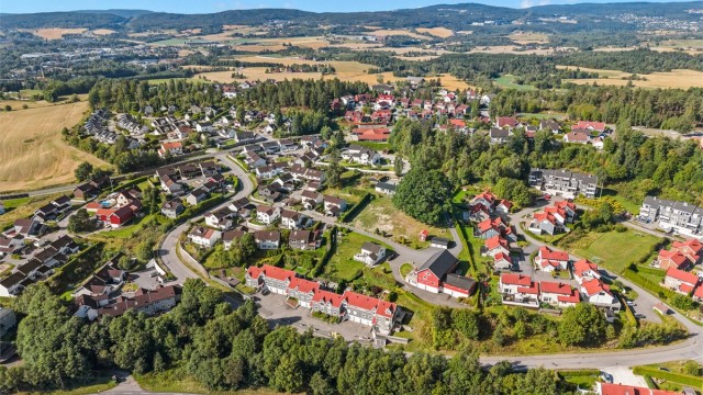 Daglige innkjøp kan gjøres på Coop Extra Brånåsen, kun en kort spasertur unna.