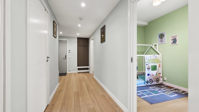 Entré/gang med downlights i tak