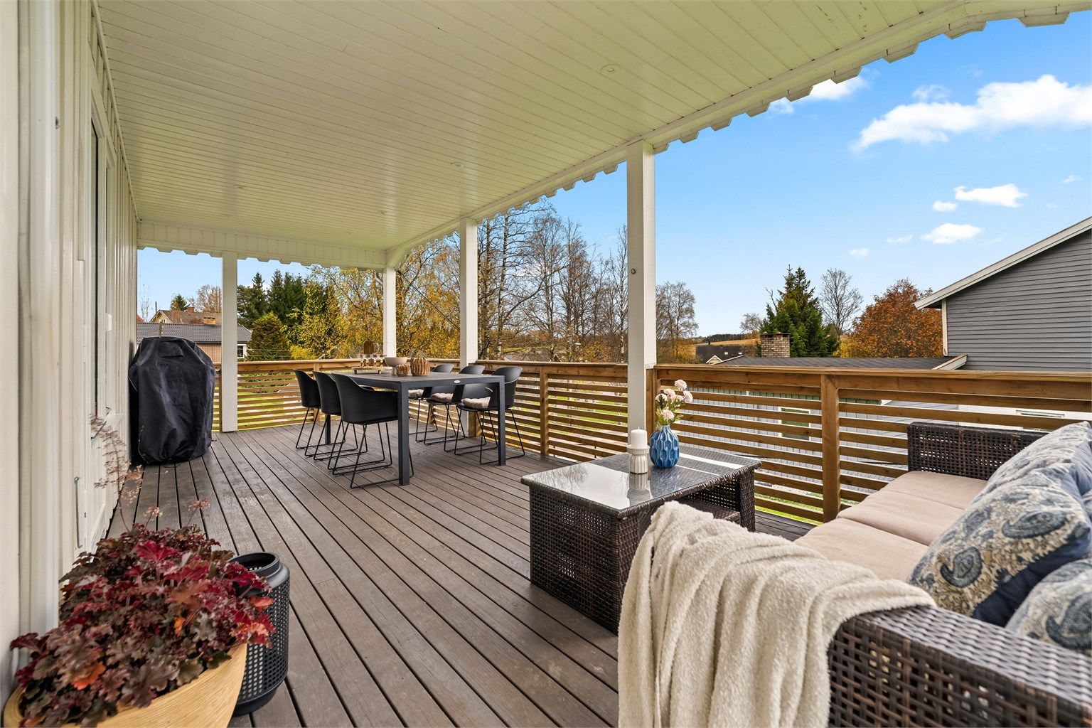 En koselig uteplass med adkomst fra stue. 