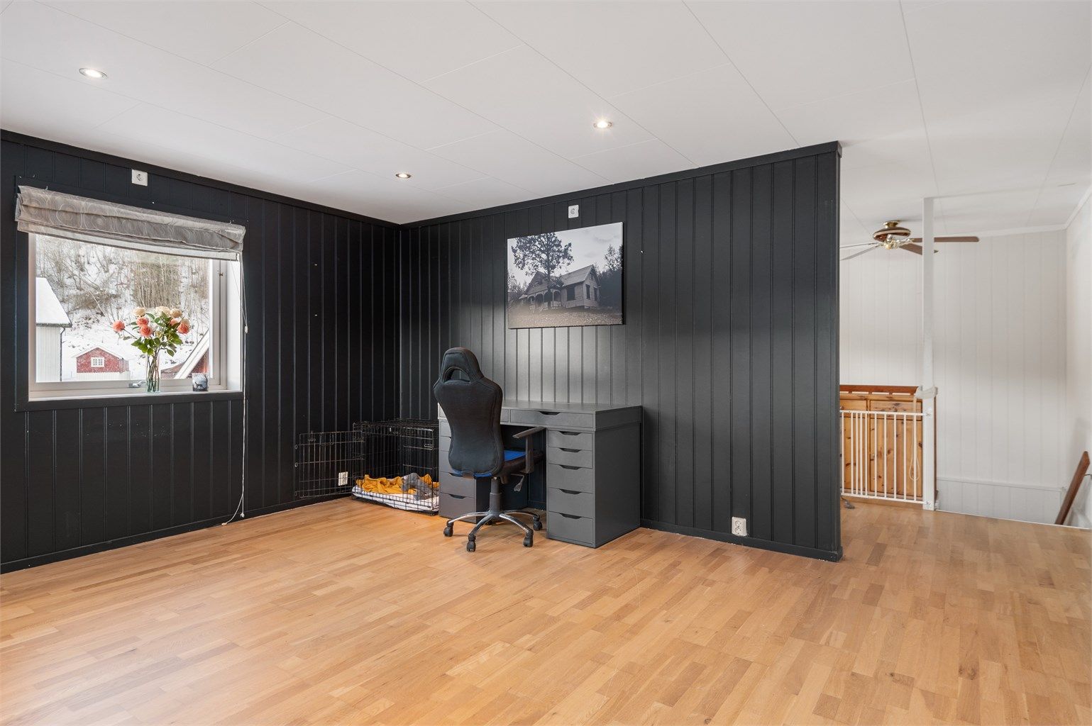 Rommet har stort potensial, og kan deles inn i ett eller to soverom til. 