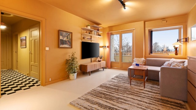 Tom Martinsen v/Krogsveen ønsker velkommen til Etterstadsletta 15A! Foto: Peter Futo v/Cool Pics AS.