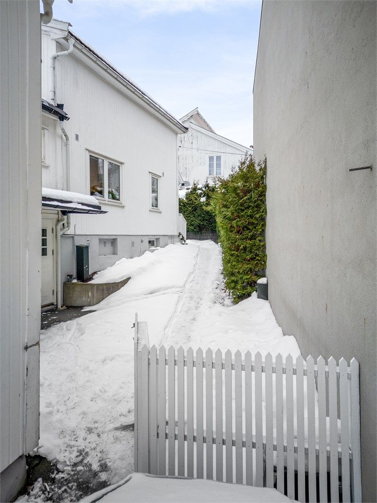 Meget godt kollektivtilbud i form av buss og tog i sentrum.