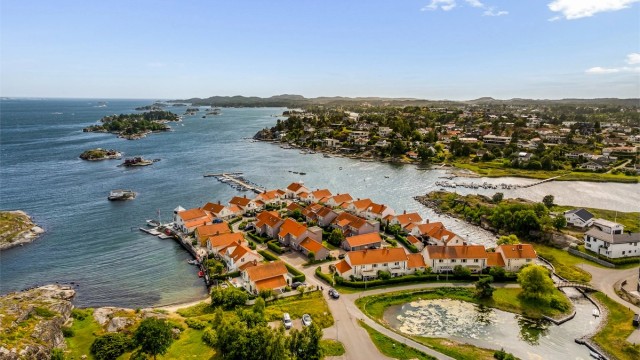 Thorsholmen er et av Sandefjords mest ettertraktede og eksklusive boligområder, kjent for sin unike beliggenhet helt ved Sandefjordsfjorden.