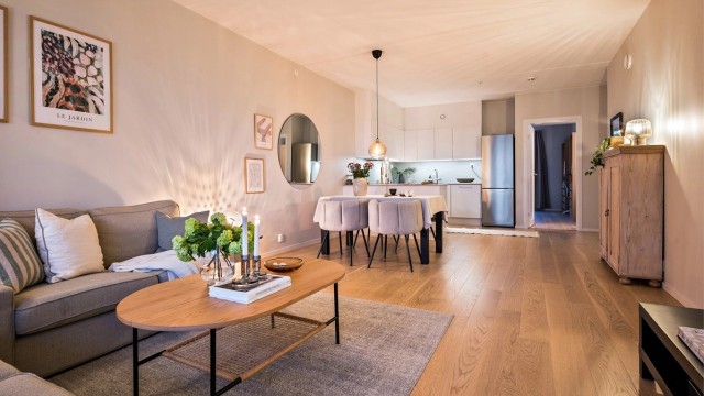 Morten Frølich (90700849) ønsker deg velkommen til Malerhaugveien 28A - En 97kvm 4-roms med hybel på Malerhaugen i Oslo.