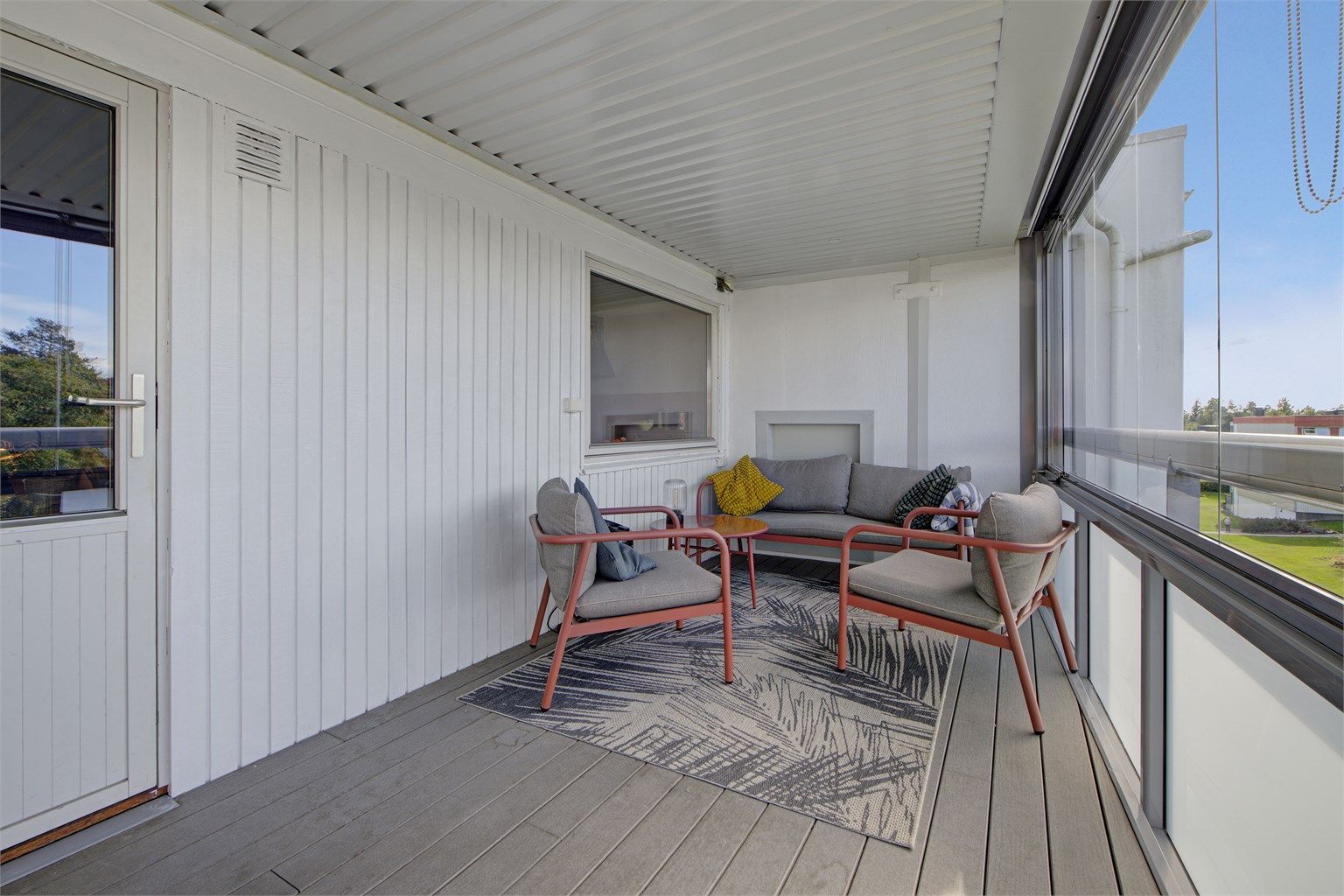  Innglasset balkong - god plass til sittegruppe, sofaløsning, m.m.