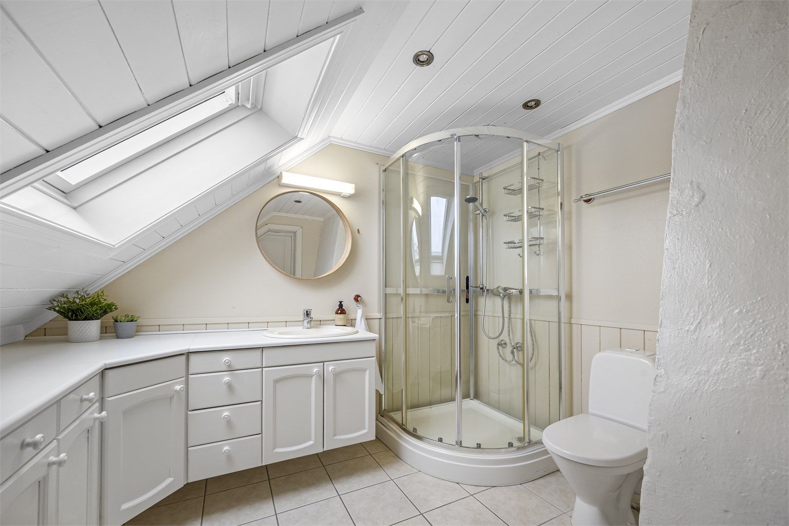 Bad tilknyttet soverom. 