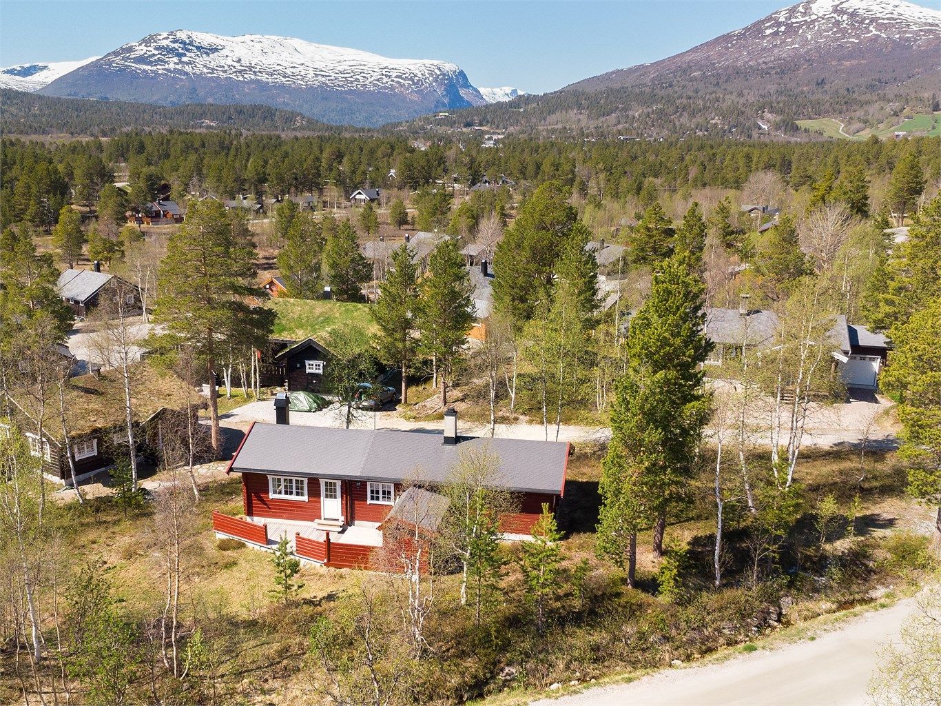 Dronebilde av hytten