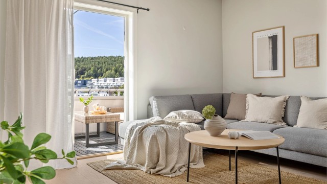 Fra stuen er det utgang til vestvendt balkong